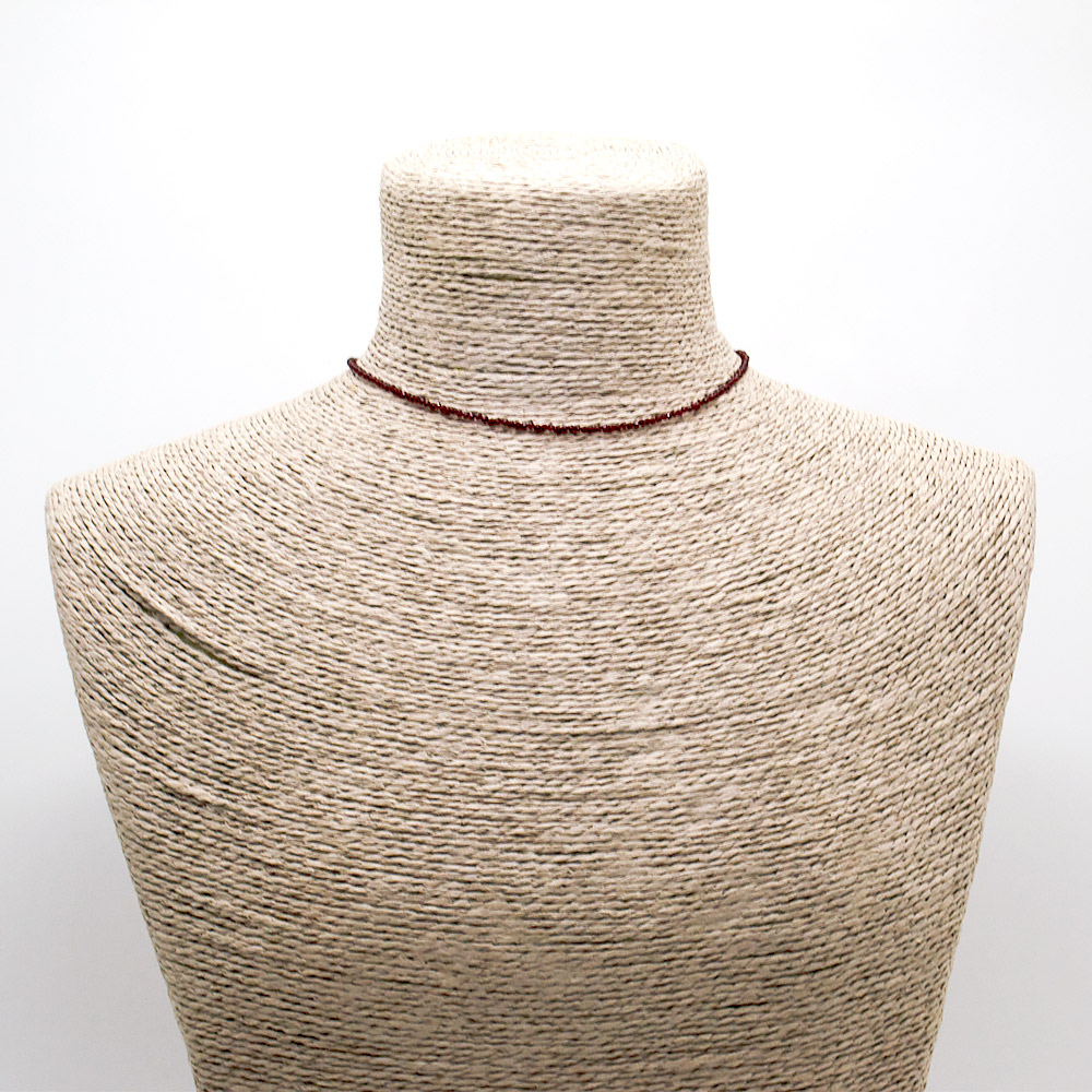 Фото товара бусы-чокер из ювелирного стекла цвет гранатовый 2 мм грань