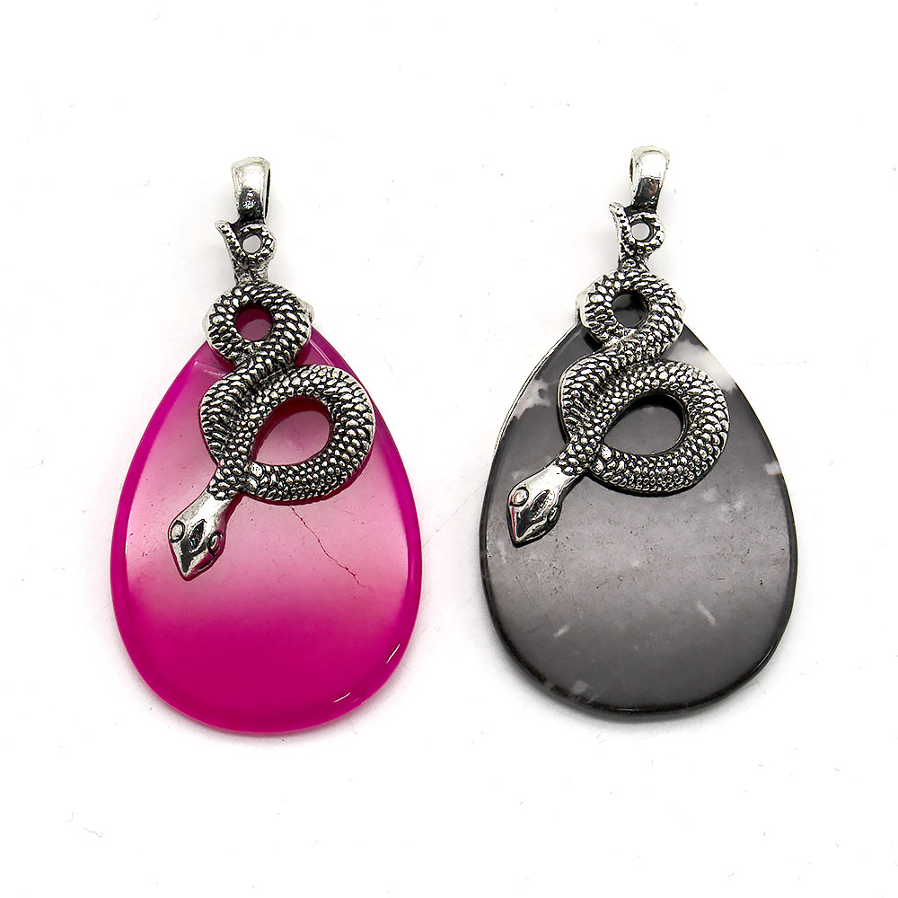 Кулон из агата "Змея на камне" 68*35 мм