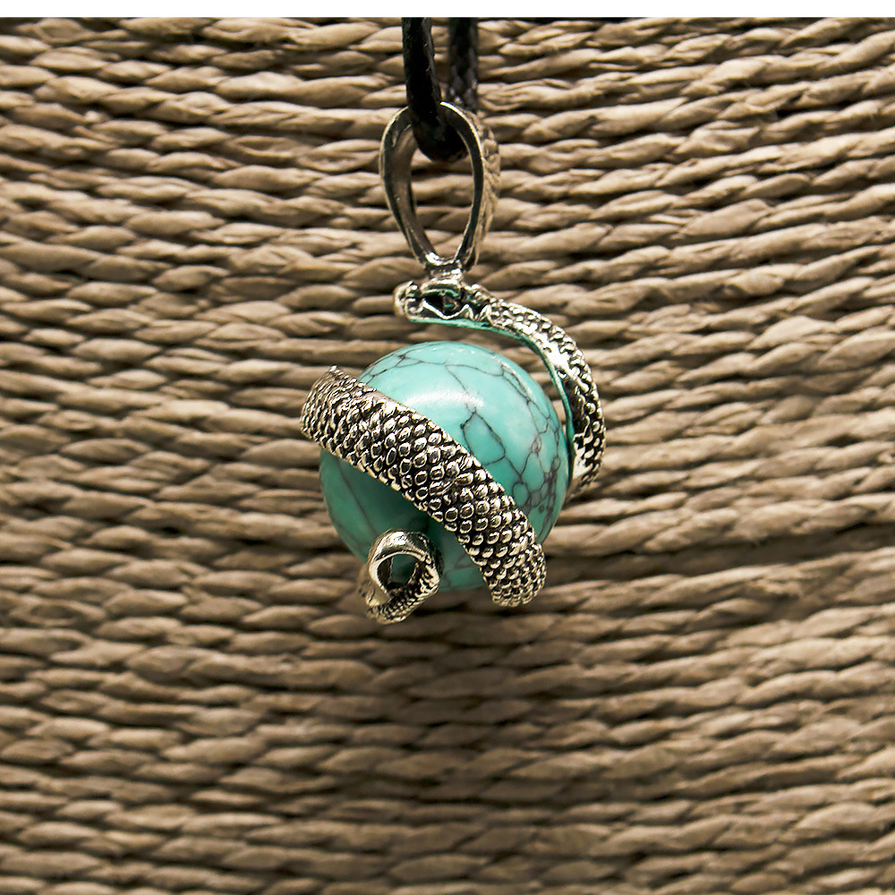 Кулон  "Змея на шаре" говлит