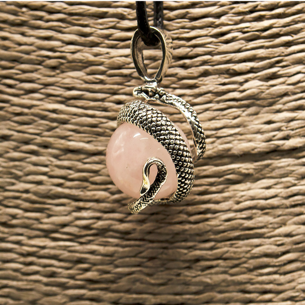 Фото товара кулон  "змея на шаре" розовый кварц