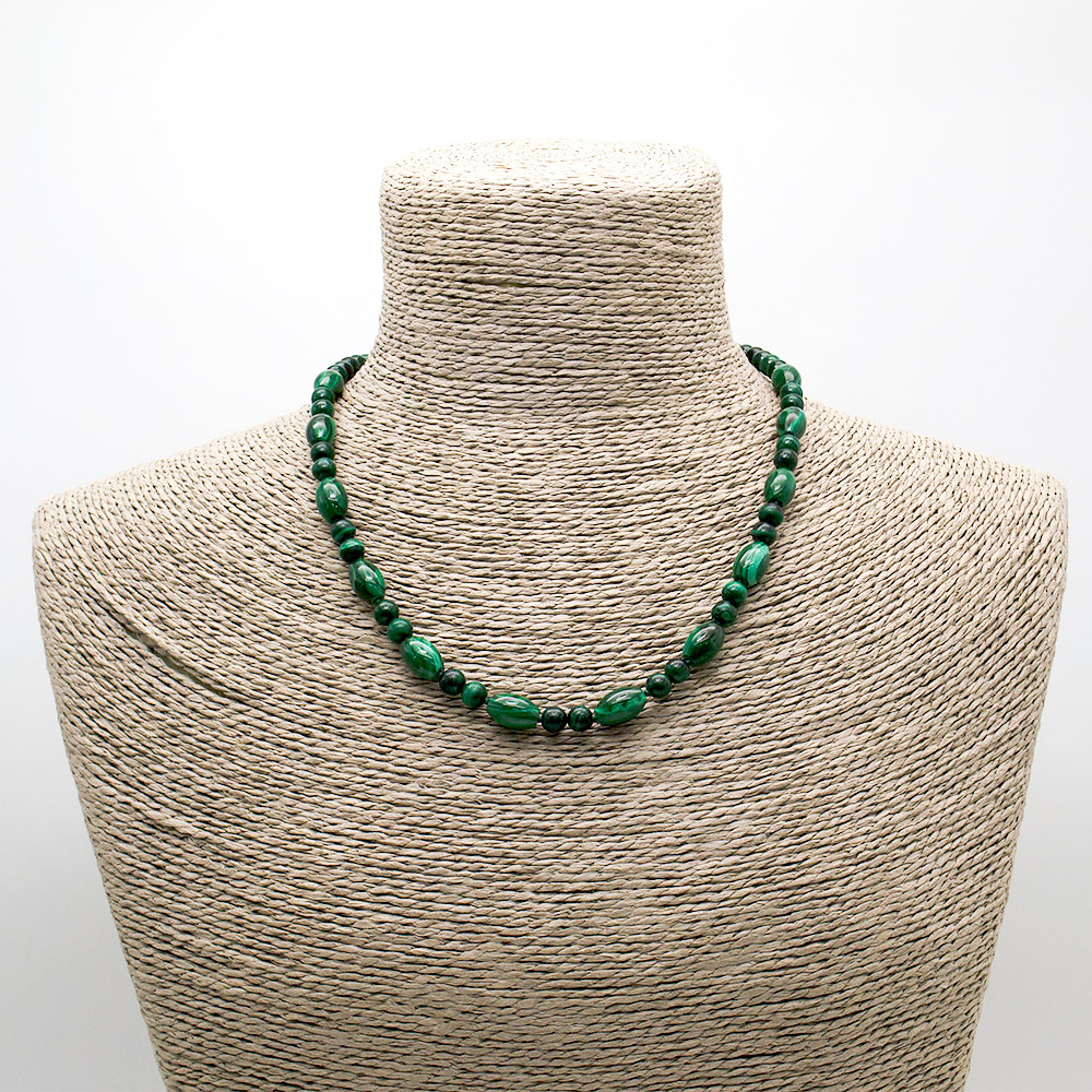 Фото товара бусы из малахита бочонок 12*8 мм