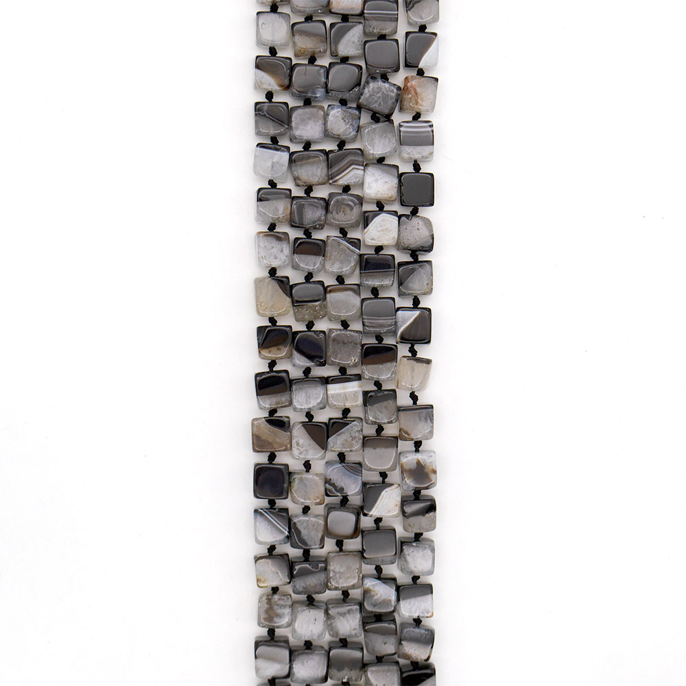 Фото товара агат черный с кварцем белым кубик 11*11 мм