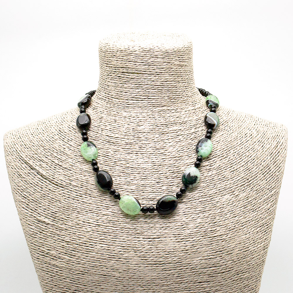 Фото товара бусы из агата с кварцем тонированным зеленым таблетка овальная 20*15 мм