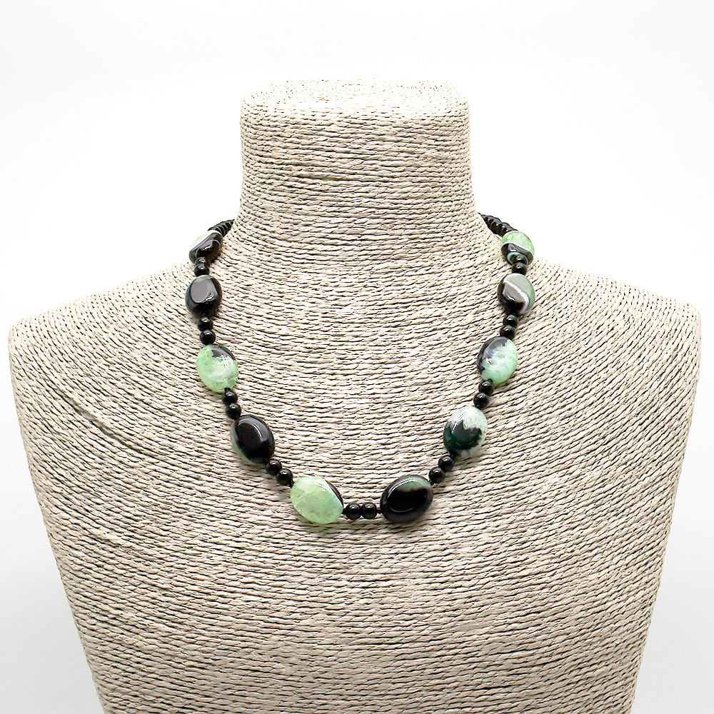 Бусы из агата с кварцем тонированным зеленым таблетка овальная 20*15 мм