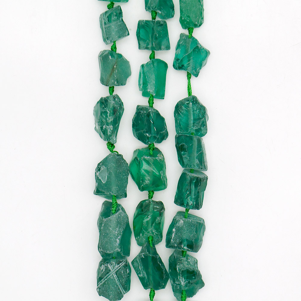 Фото товара кварц цвет морской волны галтовка необработаная 22*24 мм