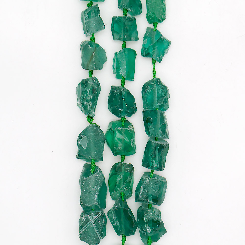 Кварц цвет морской волны галтовка необработаная 22*24 мм