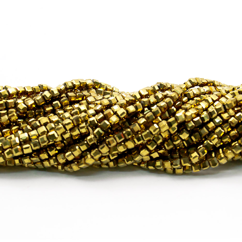 Фото товара гематит с покрытием золото кубик 3*3 мм
