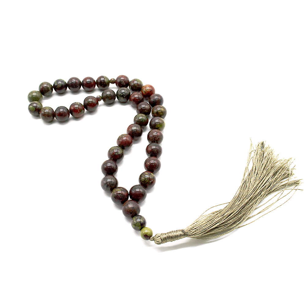 Фото товара четки из эвдиалита 33 бусины