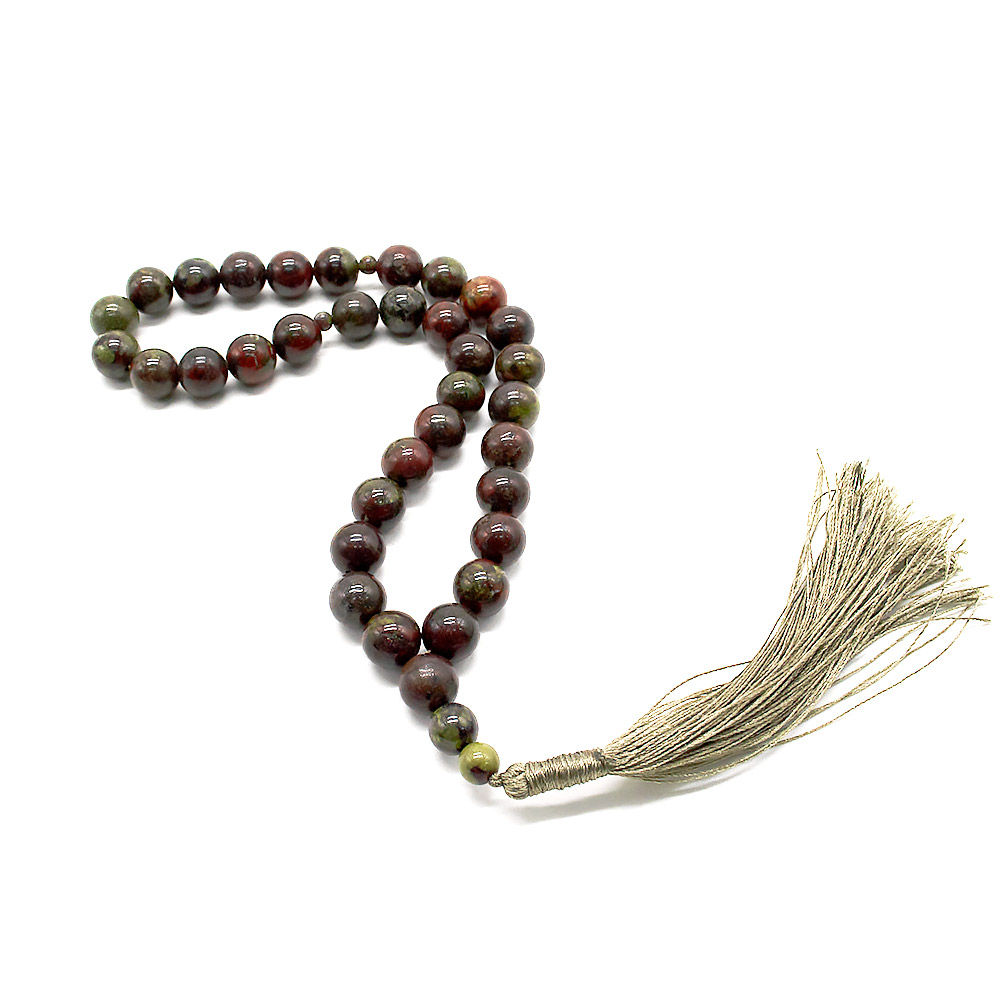 Фото товара четки из эвдиалита 33 бусины