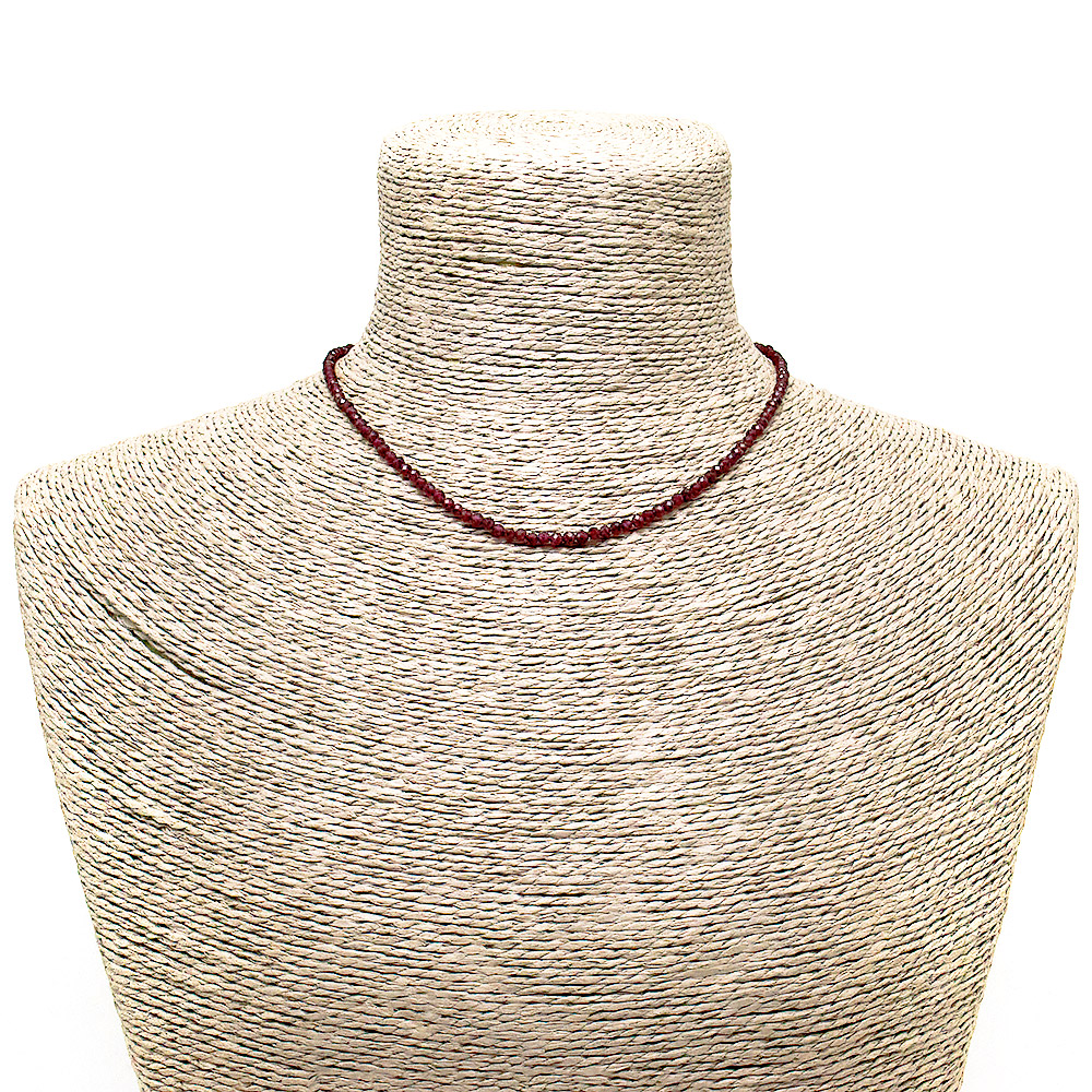 Бусы-чокер из граната 3 мм грань