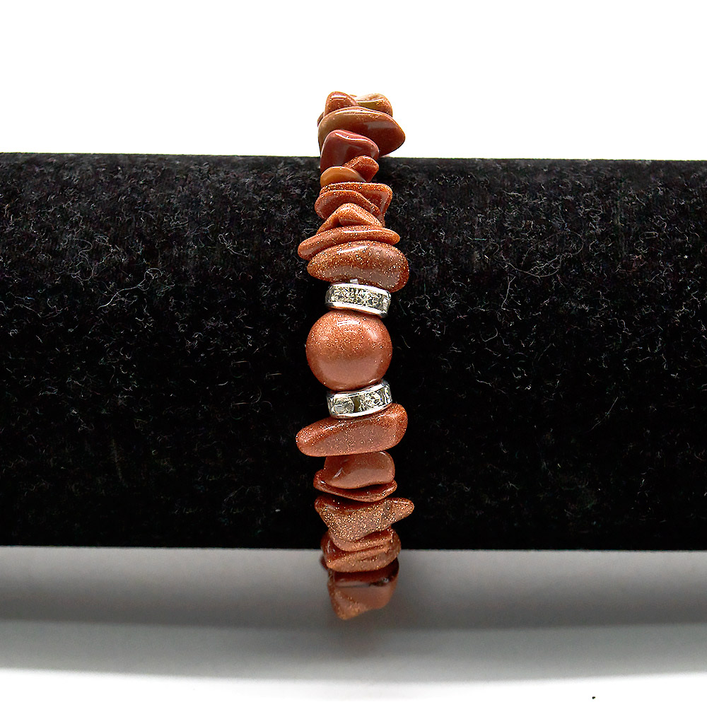 Браслет из авантюрина синтетического коричневого крошки с шариком и стразами
