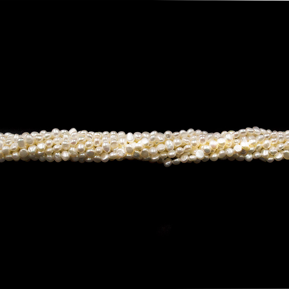 Фото товара жемчуг белый плоский 5*4*3 мм