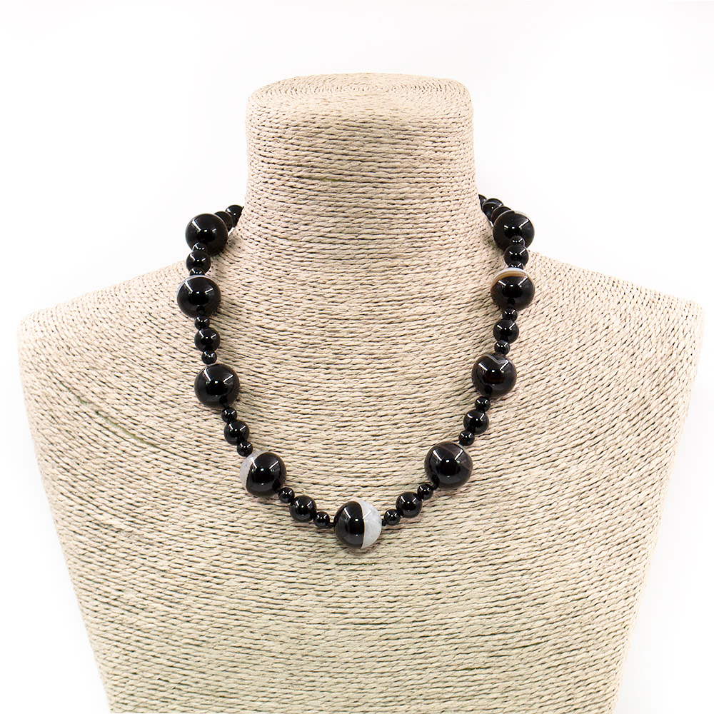 Фото товара бусы из агата черного с кварцем шар 18 мм