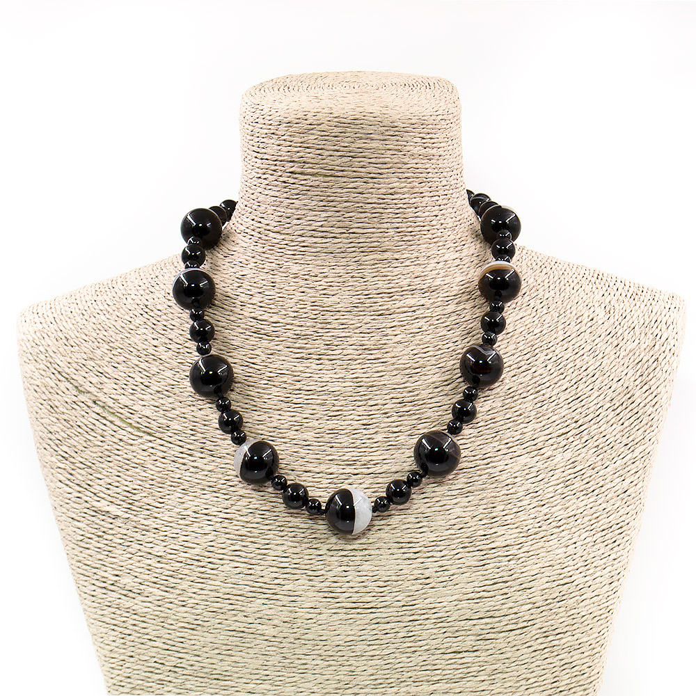 Бусы из агата черного с кварцем шар 18 мм