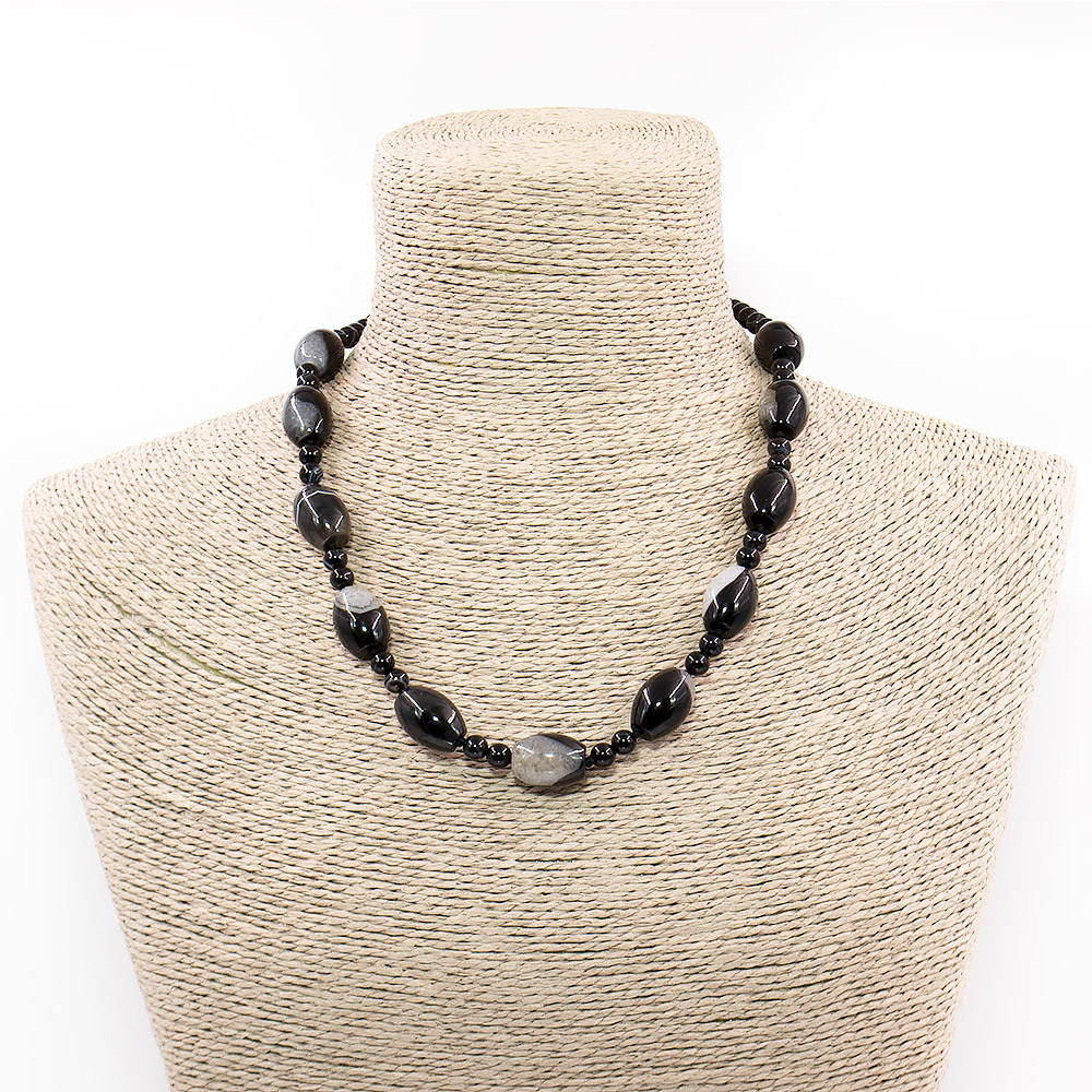 Бусы из агата черного с кварцем бочонок 19*14 мм