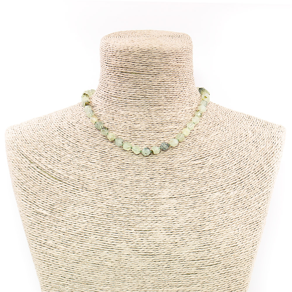 Бусы из пренита крупная грань 8 мм