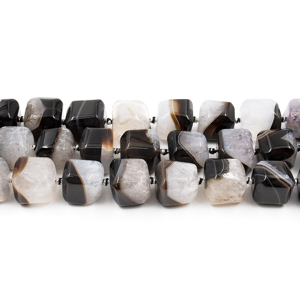 Агат черный с кварцем белым кубик с фаской 14*14 мм