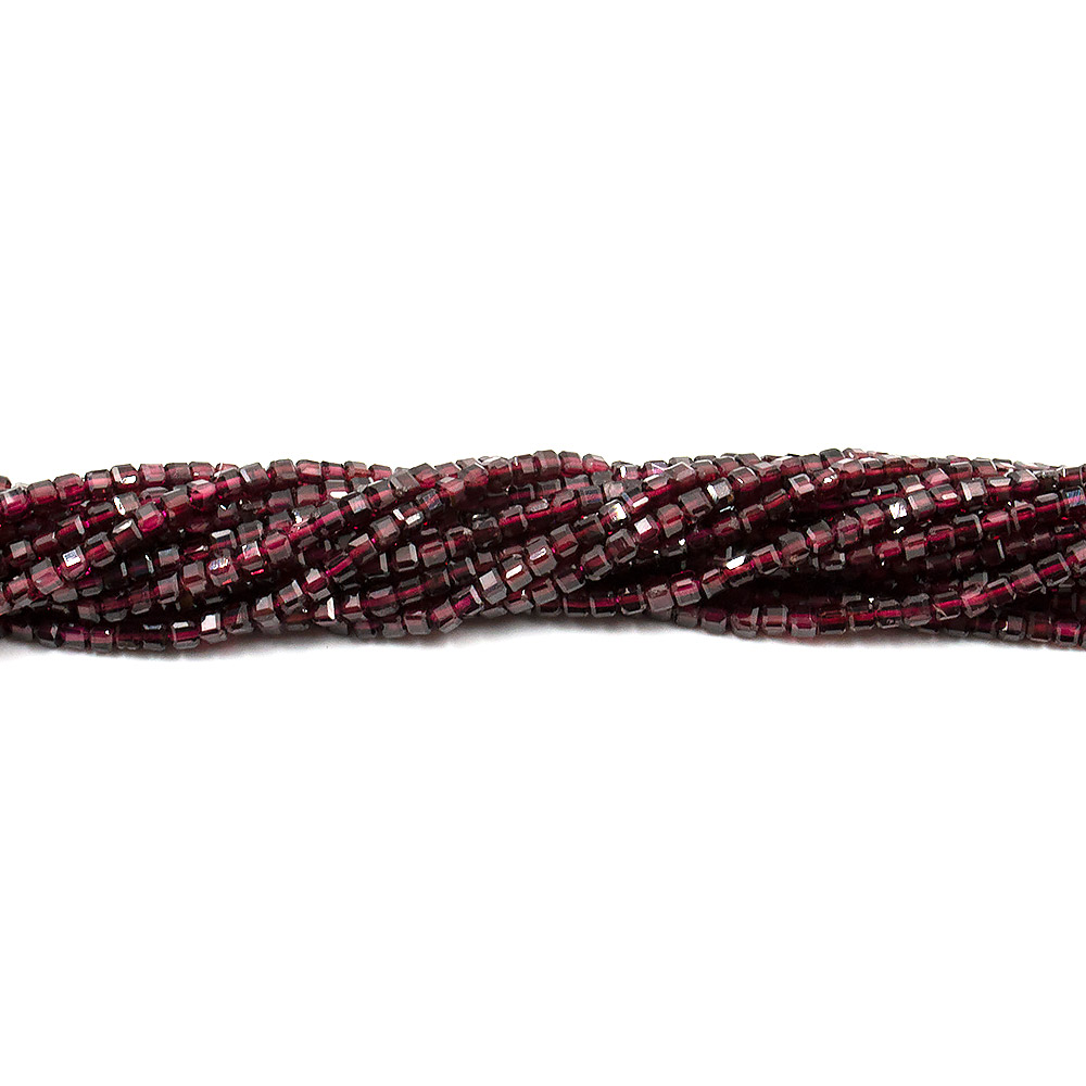 Гранат кубик 3*3 мм граненый