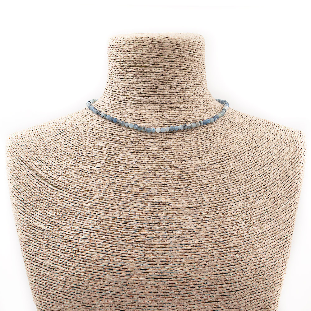 Бусы-чокер из аквамарина 4 мм грань