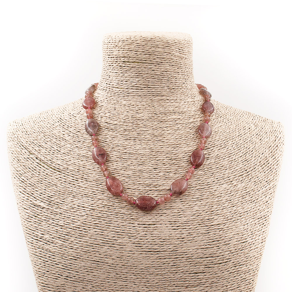 Фото товара бусы из земляничного кварца таблетка овальная 18*13 мм