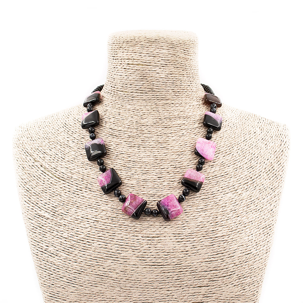 Бусы из агата черного с кварцем тонированным цвет фуксия квадрат плоский 18*18 мм