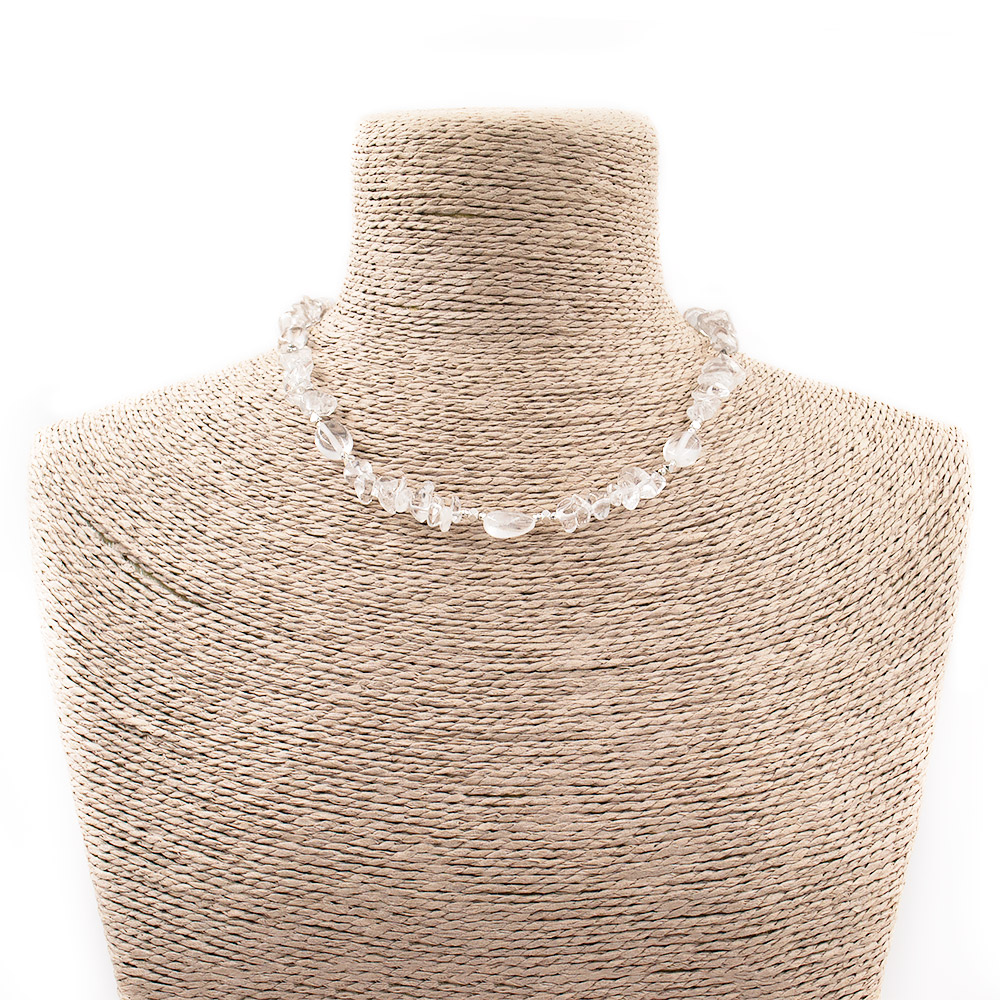 Фото товара бусы-чокер из горного хрусталя галтовки с крошкой и вставками из гематита цвет серебро