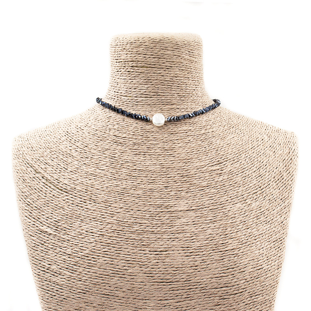 Фото товара бусы-чокер из циркона "елочка" 4*3 мм алмазная грань цвет антрацит с майоркой "пуговица" 12 мм