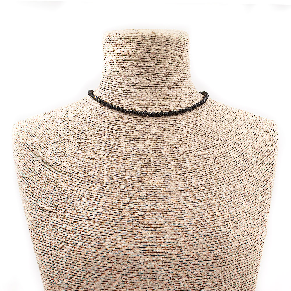 Бусы-чокер из шпинели черной синтетической В.С. шар 4 мм грань