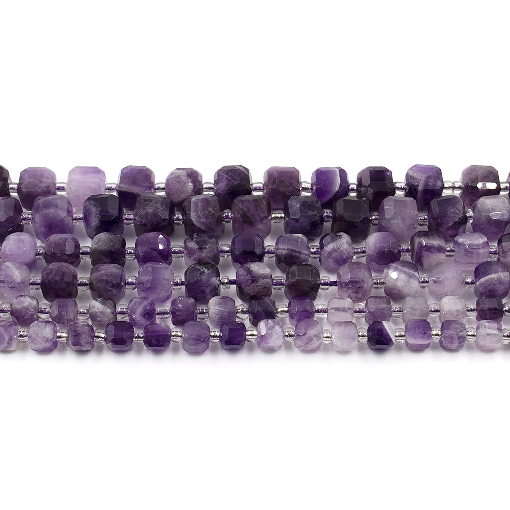 Фото товара аметист светлый кубик с гранями