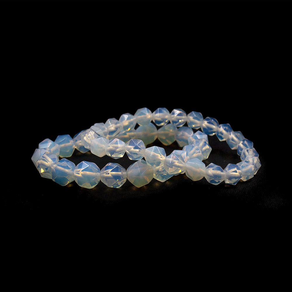 Фото товара браслет из лунного камня имитация крупная грань