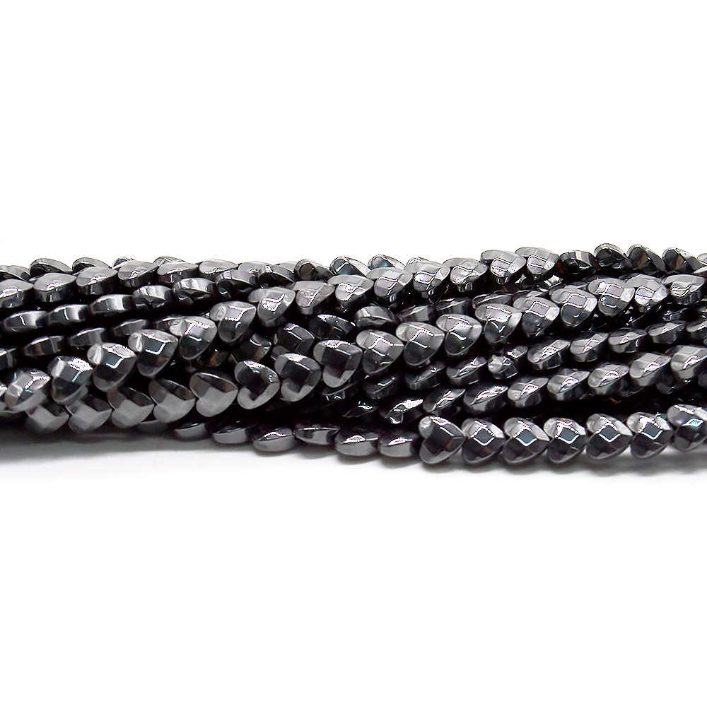 Фото товара гематит сердце грань 4*4 мм