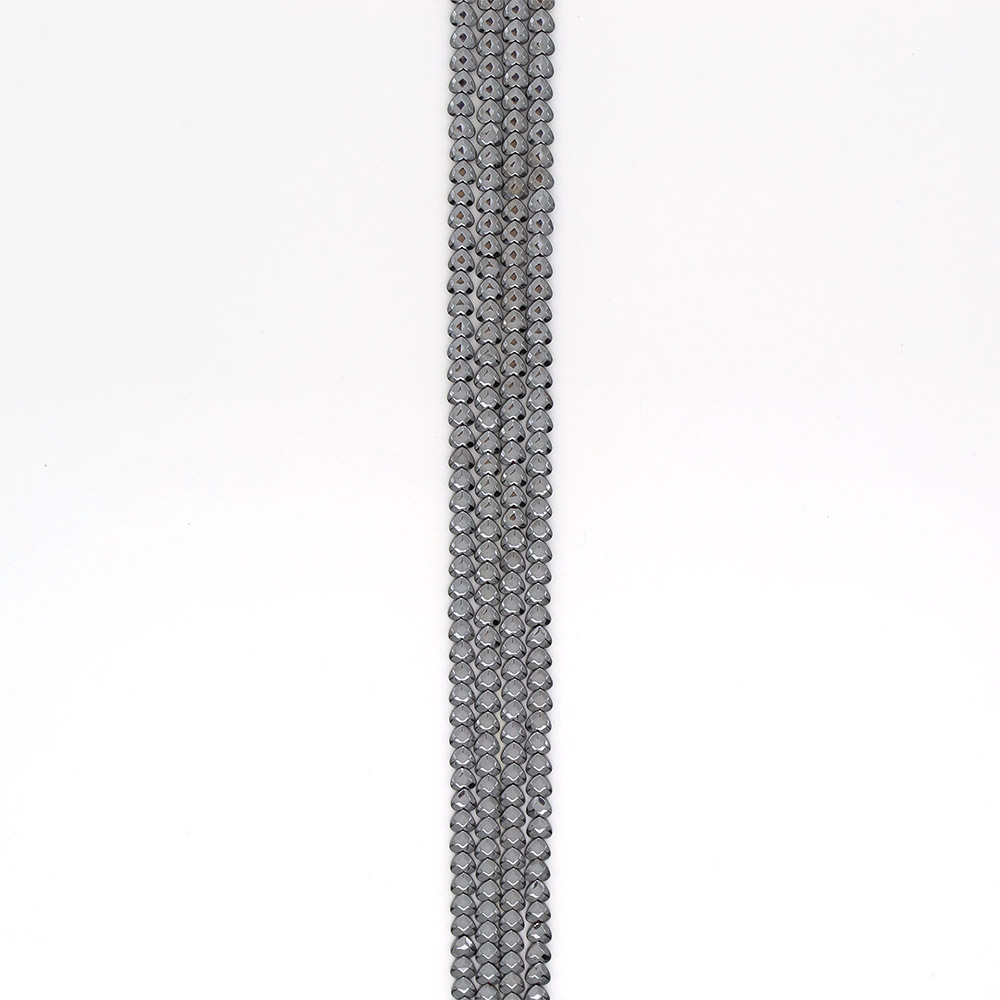 Фото товара гематит сердце грань 6*6 мм