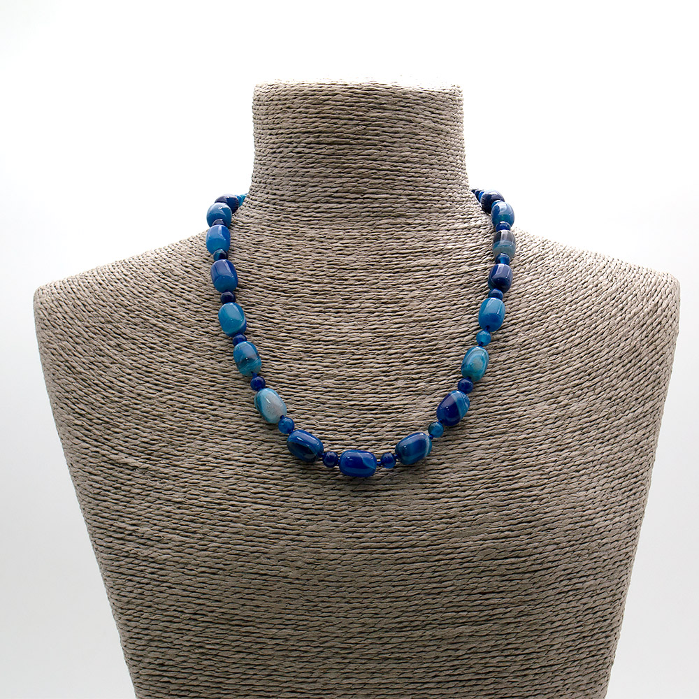 Фото товара бусы из агата тонированного синего бочонок 14*10 мм