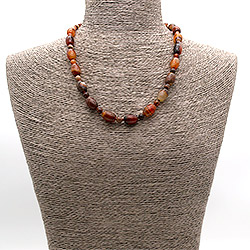 Бусы из сердолика темного бочонок