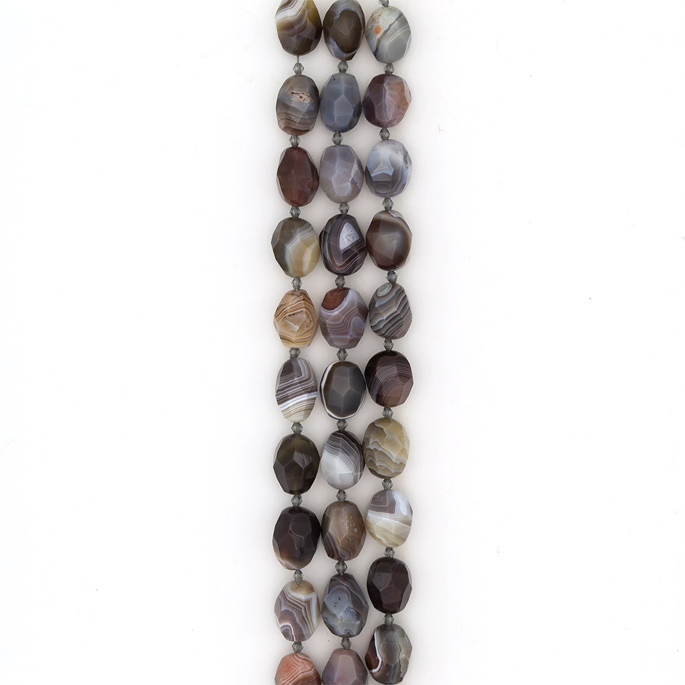 Фото товара агат ботсвана галтовка граненая 20*15 мм