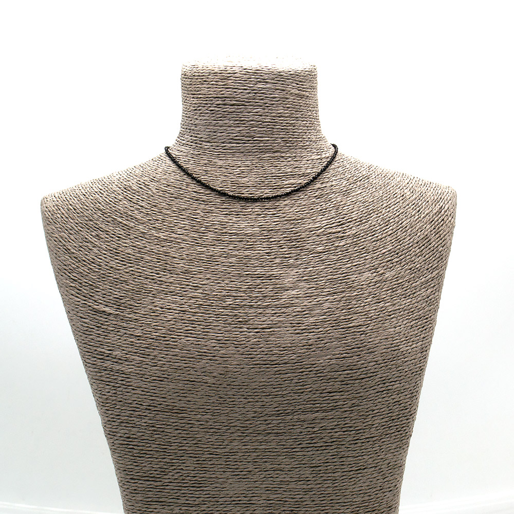 Фото товара бусы-чокер из шпинели черной 2 мм