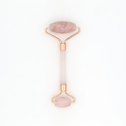 Массажер роликовый из розового кварца с ручкой из розового кварца