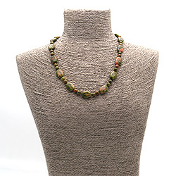 Бусы из яшмы унакит таблетка 18*13 мм