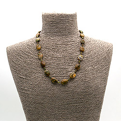 Фото товара бусы из яшмы унакит таблетка 16*12 мм