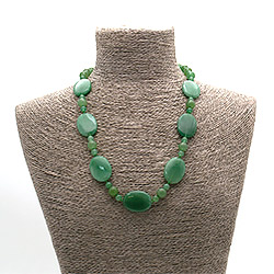 Бусы из авантюрина зеленого таблетка 25*18 мм