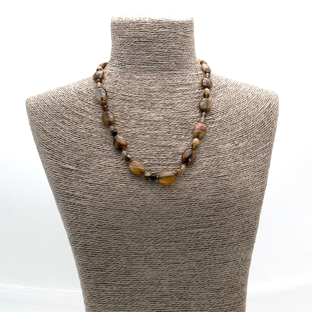 Фото товара бусы из агата тонированного коричневого таблетка 20*15 мм