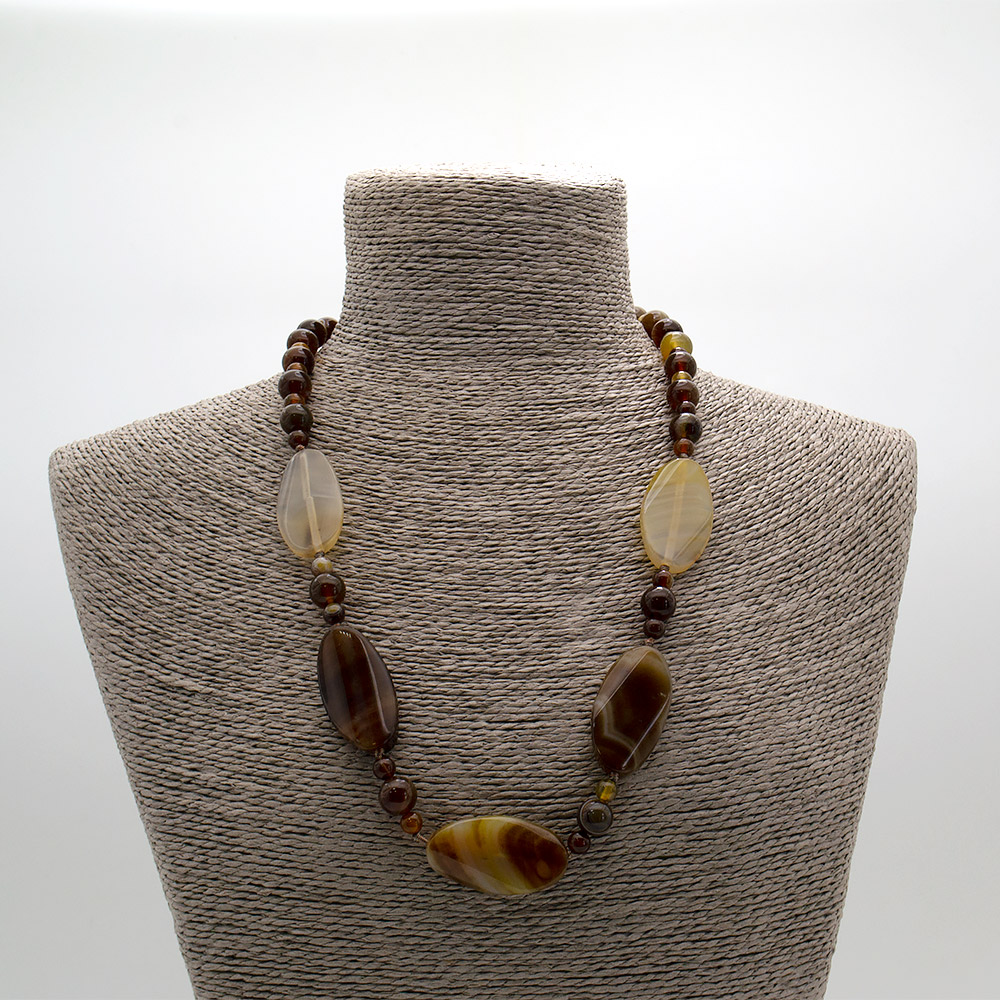 Фото товара бусы из агата светло-коричневого таблетка 40*20 мм