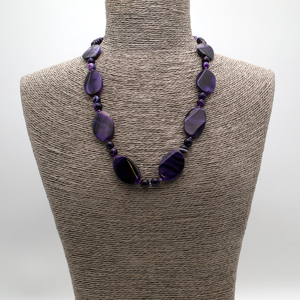 Фото товара бусы из агата фиолетового таблетка витая 30*20 мм