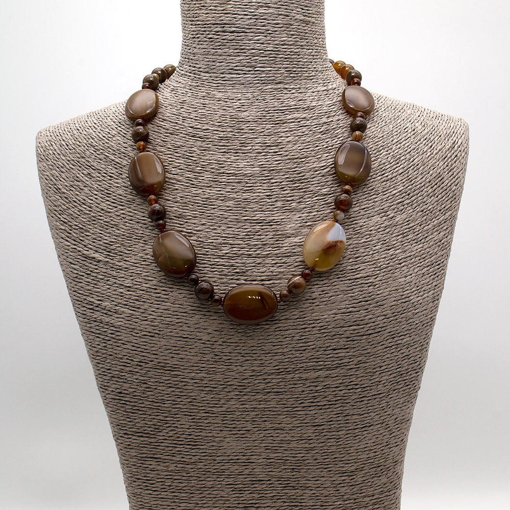 Фото товара бусы из агата светло-коричневого таблетка 30*22 мм