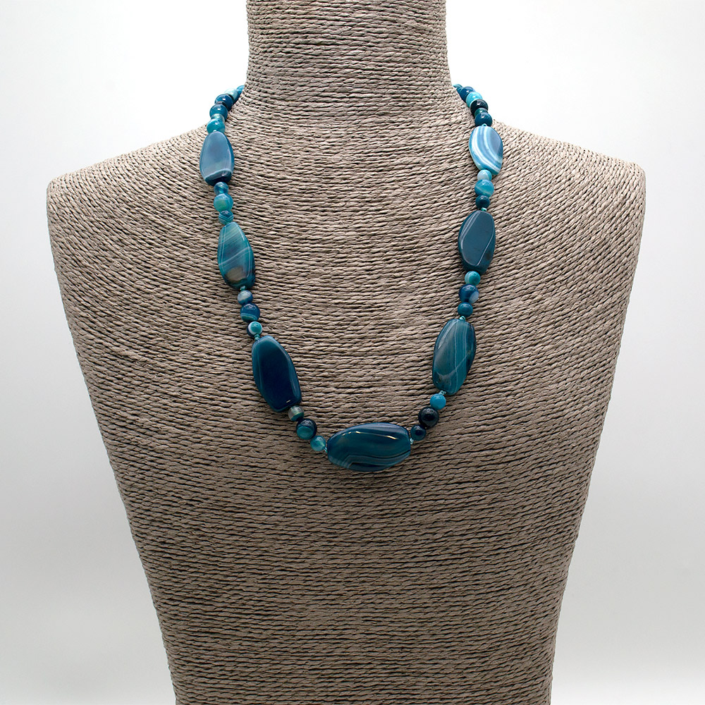 Фото товара бусы из агата цвет лазурно-серый таблетка скошенная