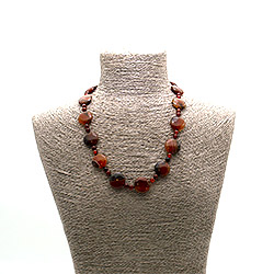 Бусы из сердолика темного таблетка