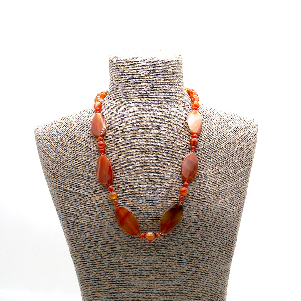 Фото товара бусы из сердолика светлого таблетка витая