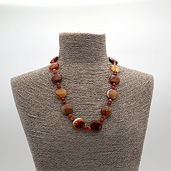 Бусы из сердолика светлого таблетка