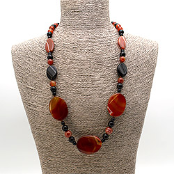 Бусы из сердолика светлого таблетка витая