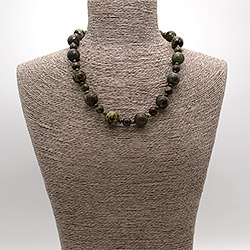 Бусы из эвдиалита шар 16 мм